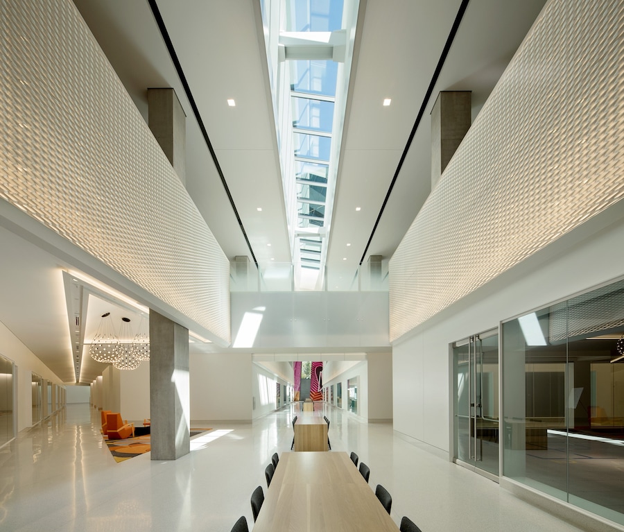 nike_serena-williams-building_10_retail-lab_01 &#169; J 10