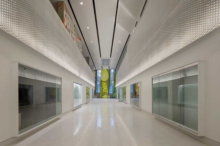 nike_serena-williams-building_11_retail-lab_02 &#169; J 11