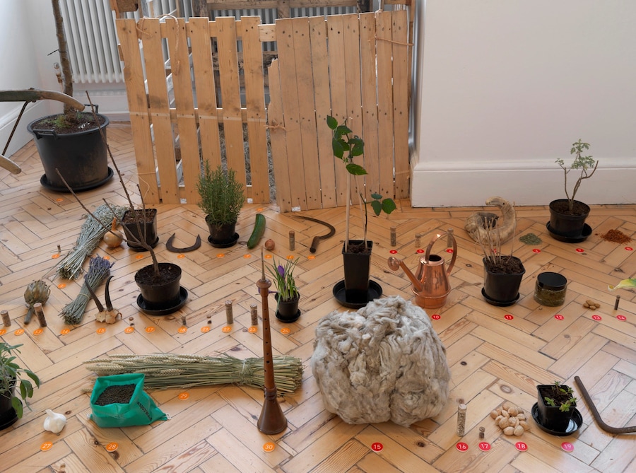 Ruth Ewan, “Back to the Fields” (2015) 20