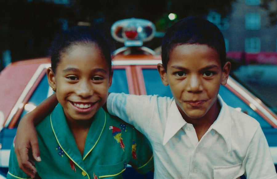 Jamel Shabazz, “Friends. Red Hook, Brooklyn” (1980) 8