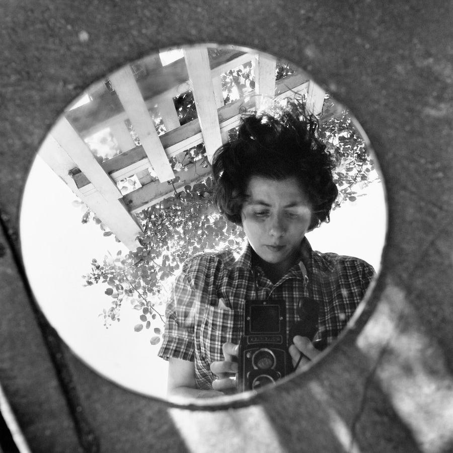 Vivian Maier, Self-portrait, New York (1953) 6