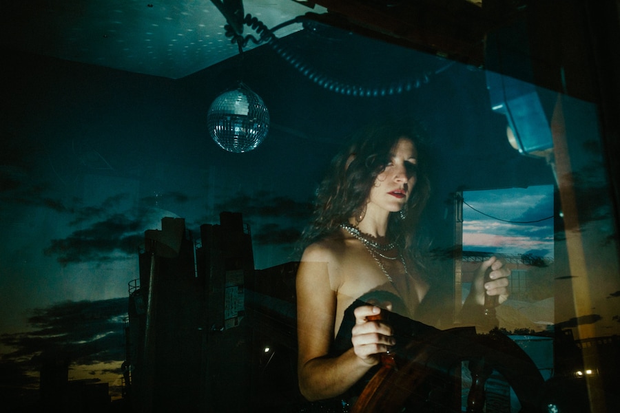 Natalia Neuhaus, Burlesque Mon Amour (2022) 12