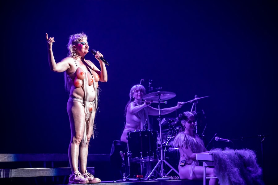 Peaches-9768-Victor Frankowski 10