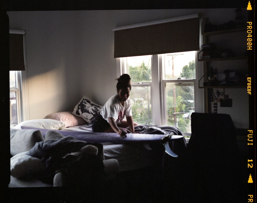 Gabriella Angotti-Jones, I Just Wanna Surf (2022) 7
