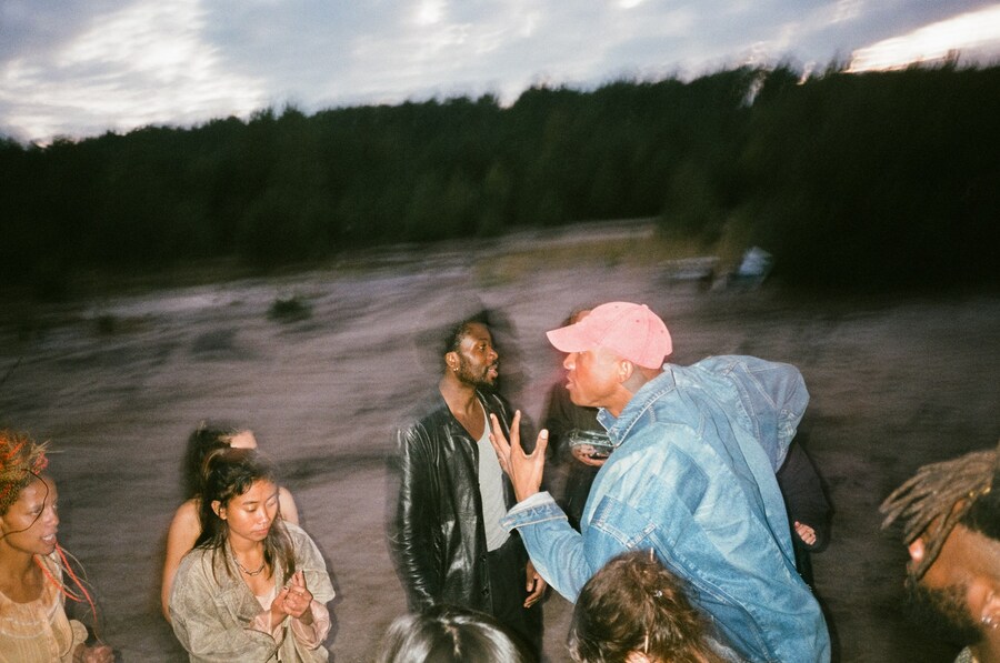 Young Fathers, “I Saw” (BTS) 0