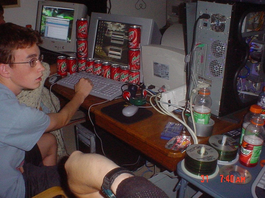 lan-party-dazed