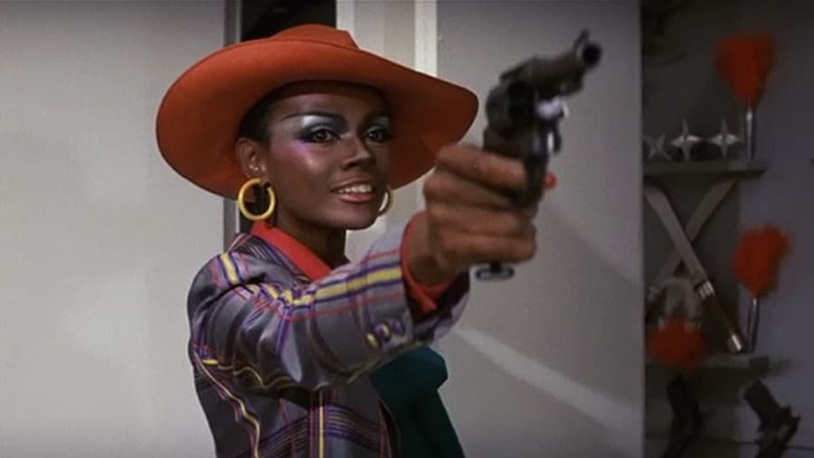 Cleopatra Jones and the Casino of Gold (1975) 1