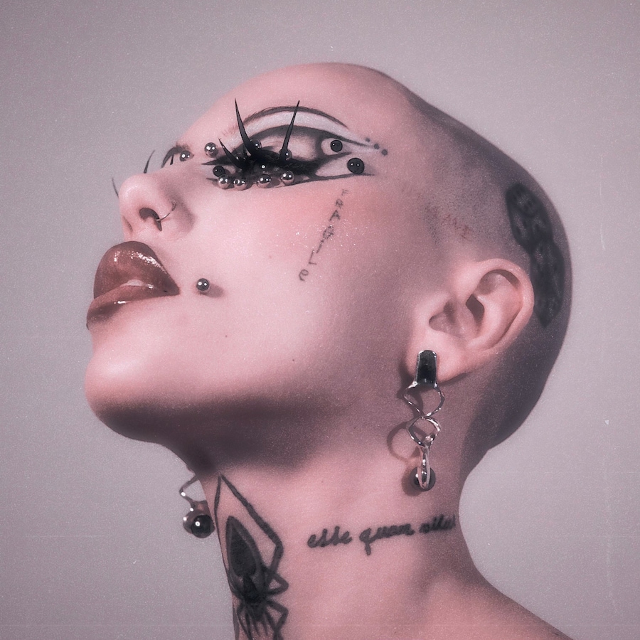 Selena Ruiz make-up artist 8