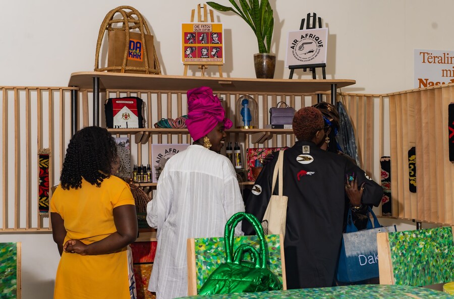 &#39;Sur le fil&#39; chanel 19m exhibition paris dakar 15