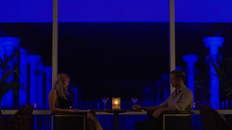 Infinity Pool_Bar_MiaAlexander_courtesyofNEONTopic 2