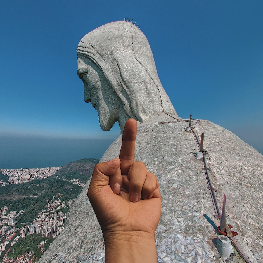 Middle Finger by Ai Weiwei, Avant Arte 22