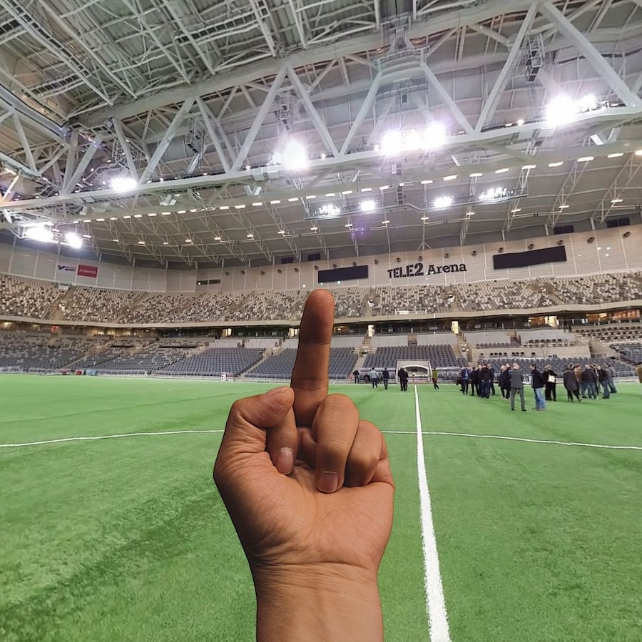 Middle Finger by Ai Weiwei, Avant Arte 17