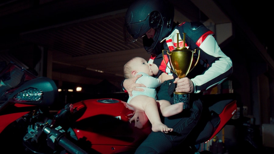 CUPRA x ROSAL&#205;A, “abcdefg” still 2