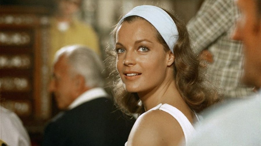 Cultural history of the black stretchy headband 2
