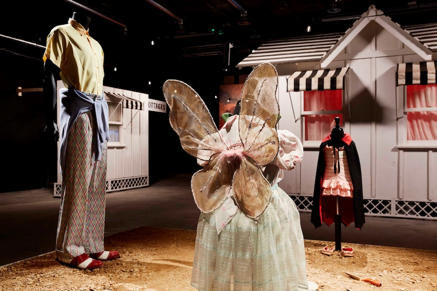 Stanley Zak Costume, Asteroid City Exhibition, 180 9
