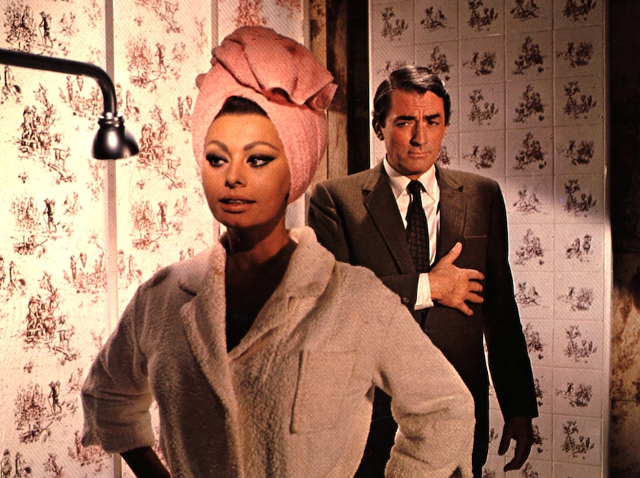 Sophia Loren in Arabesque smokey eye makeup 2