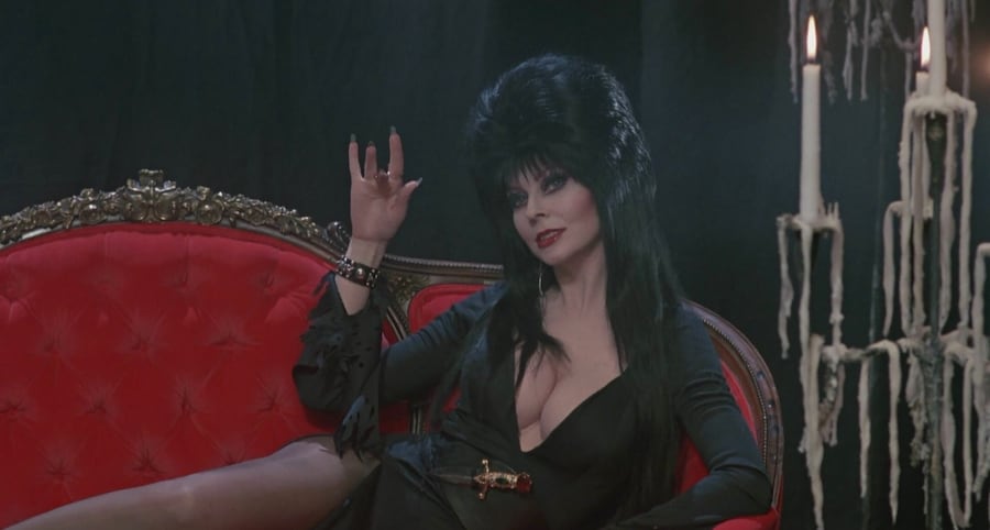 Elvira: Mistress of the Dark smokey eye makeup 6