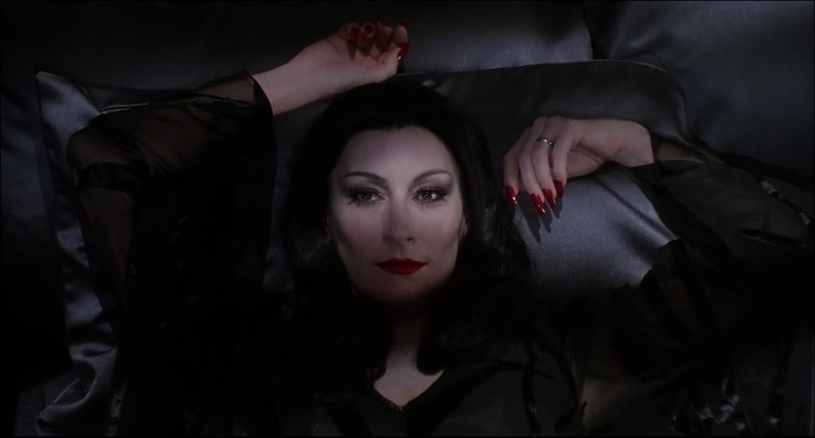 Anjelica Huston Morticia Addams smokey eye makeup 7