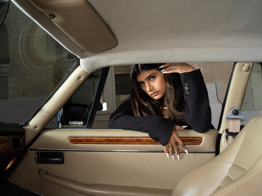 Mia Khalifa – Sheytan jewellery 1