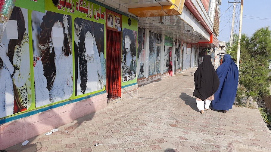 Beauty salons in Afghanistan 1