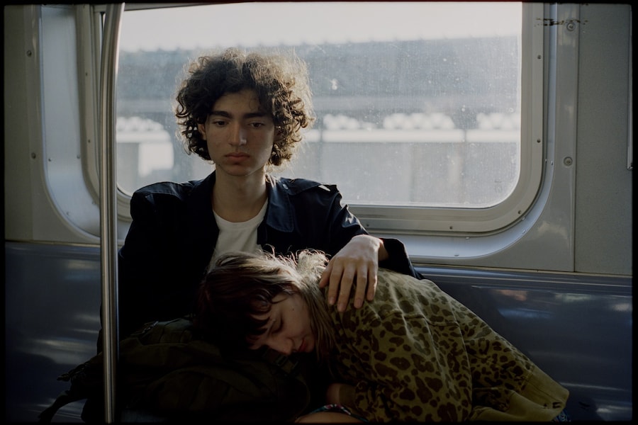 Sara Messinger, “Avril and Milon on train” (2001), Teenagers 0