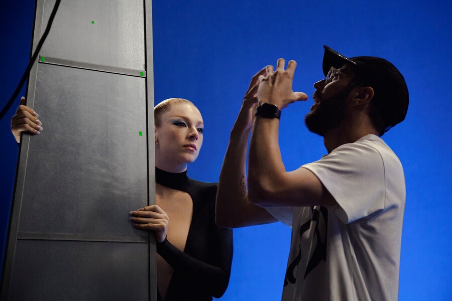 BTS of Hunter Schafer for Mugler Angel Elixir 2