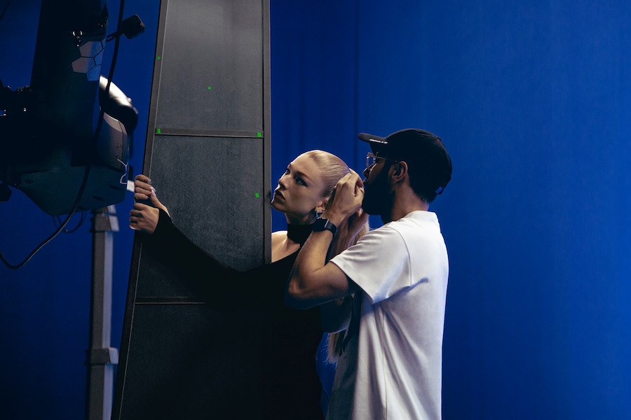 BTS of Hunter Schafer for Mugler Angel Elixir 18