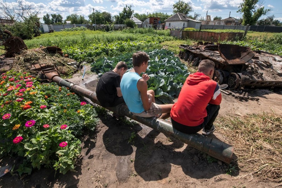 Teenagers in Ukraine 