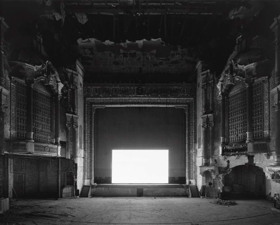 Hiroshi Sugimoto, ‘Kenosha Theater, Kenosha’ (2015) 2