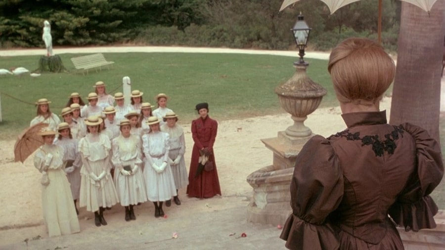 Picnic at Hanging Rock (1975) 1