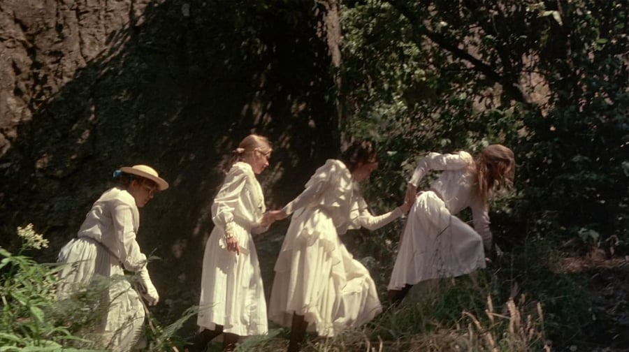Picnic at Hanging Rock (1975) 3