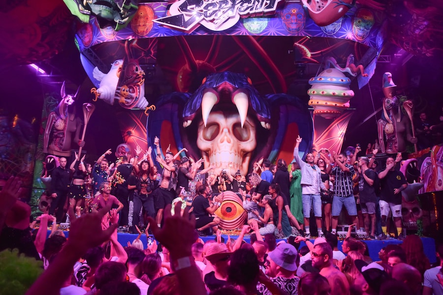Elrow x Amnesia closing party 28