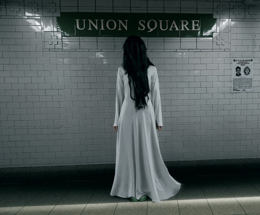 Halloween costumes 2023 New York City NYC party subway 17