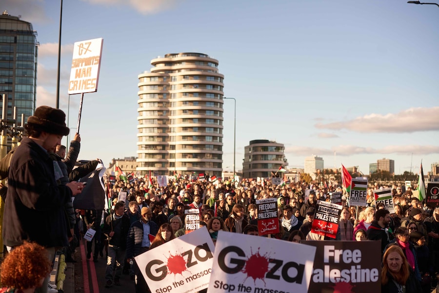 The pro-Palestine in London on 11 November 2023 2