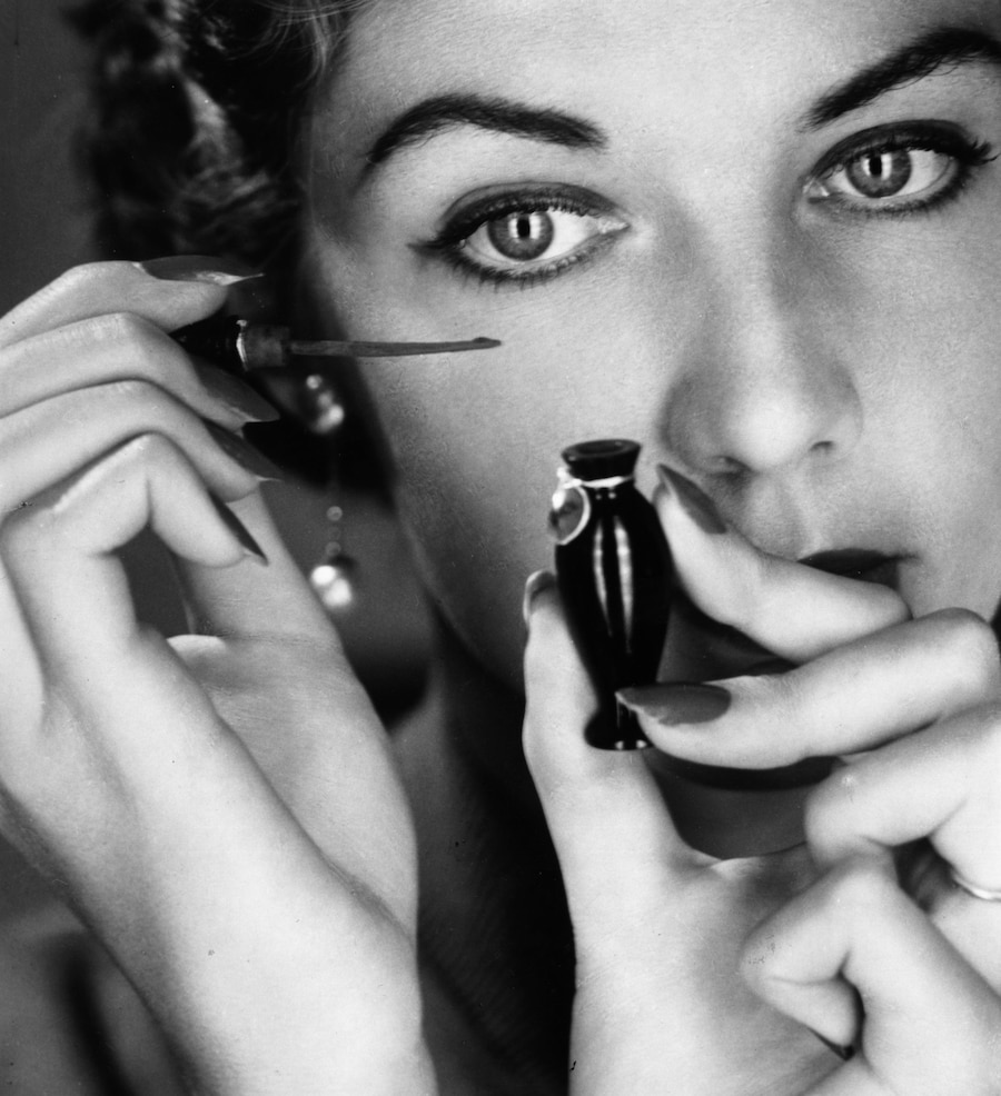 A cultural history of eyeliner 7