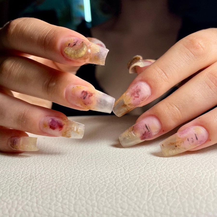 Grotesque rotten gross nails trend 2
