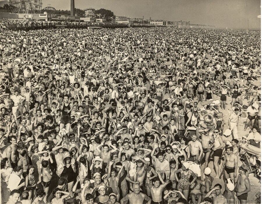 WEEGEE, AUTOPSY OF THE SPECTACLE, FONDATION HCB, PARIS 0