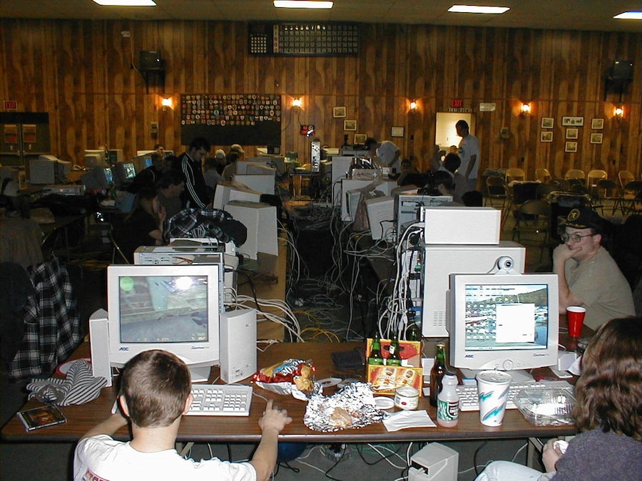 LAN Party: Inside the Multiplayer Revolution 4 4