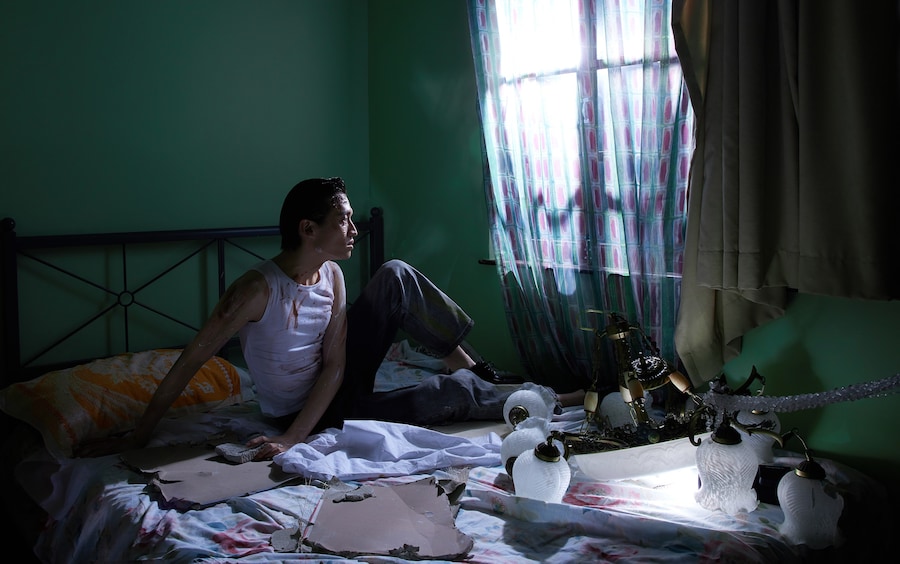 Yu Li, A Hole in the Wall 9