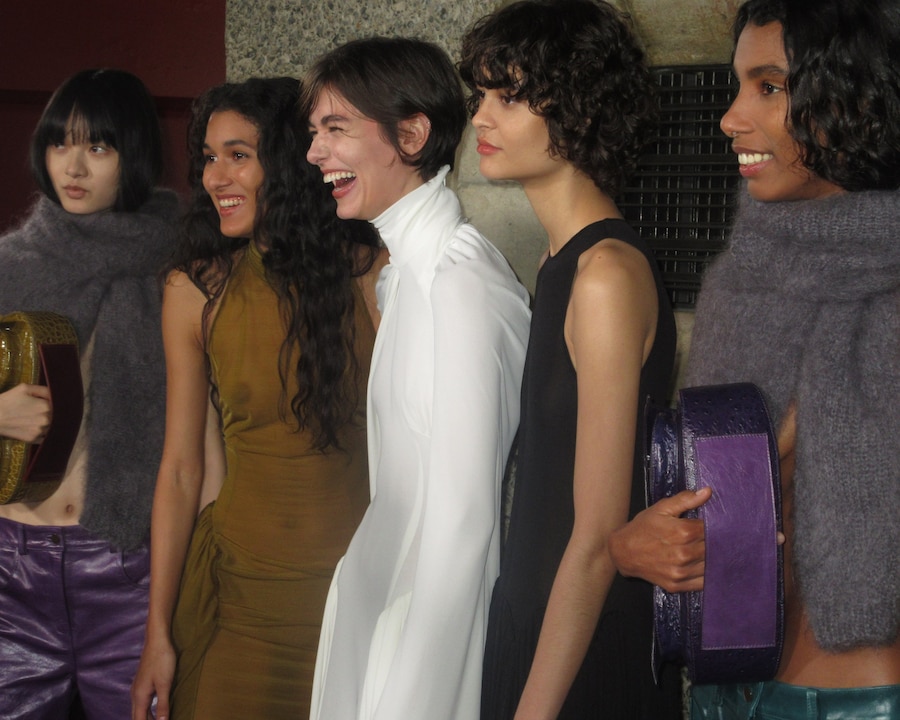 16Arlington AW24 28