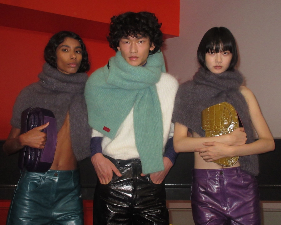 16Arlington AW24 32