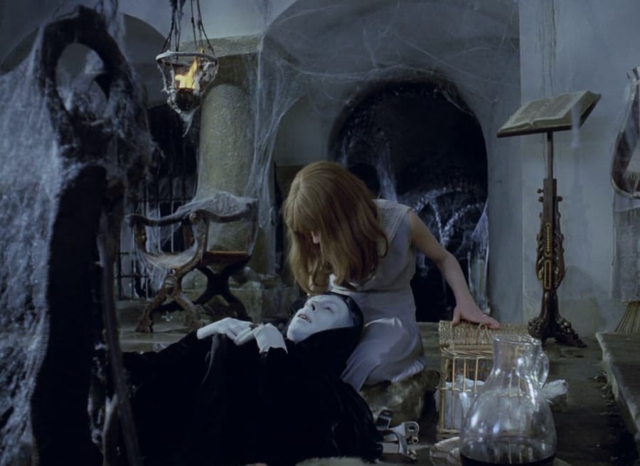Valerie and Her Week of Wonders (1970) 7