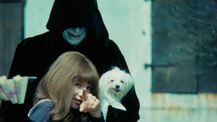 Valerie and Her Week of Wonders (1970) 8