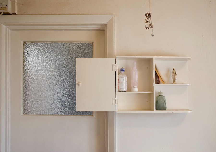 Kelly O ’Brien, “Nana’s Bathroom” (2014) 26
