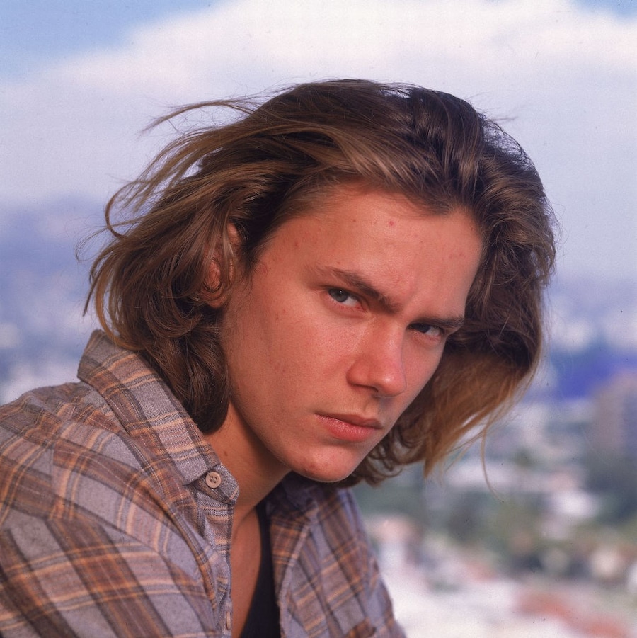 River Phoenix fashion style outfits grunge 90s 9