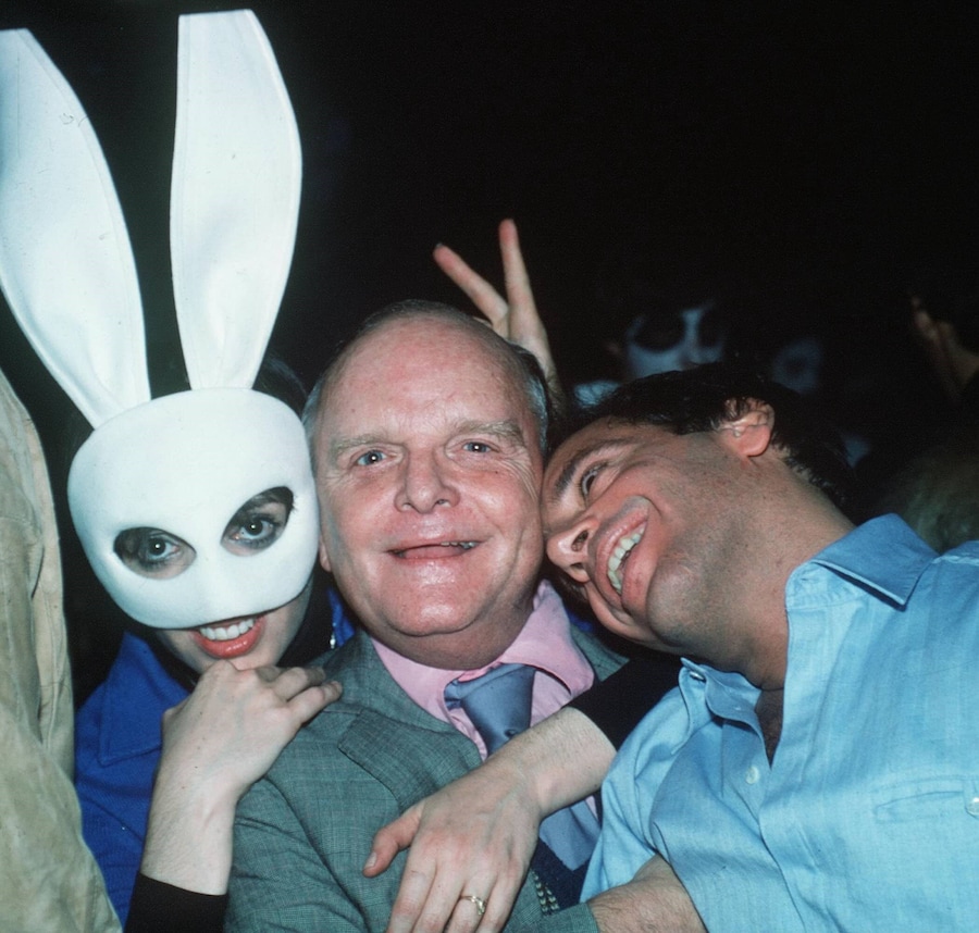Liza Minnelli, Truman Capote and club owner Steve Rubell pos 11