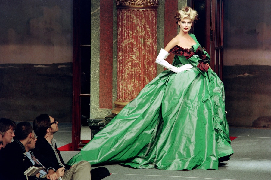 Linda Evangelista greatest runway looks 0