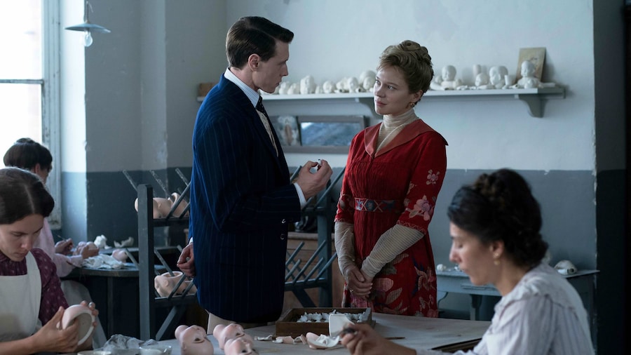 The Beast film 2024 Lea Seydoux George MacKay Bertrand Bonel 0