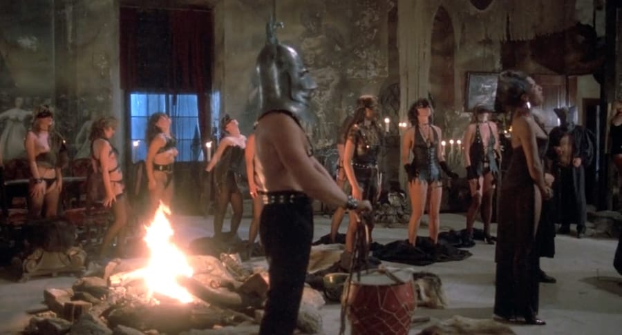 Howling II: Your Sister Is a Werewolf (1985) 14