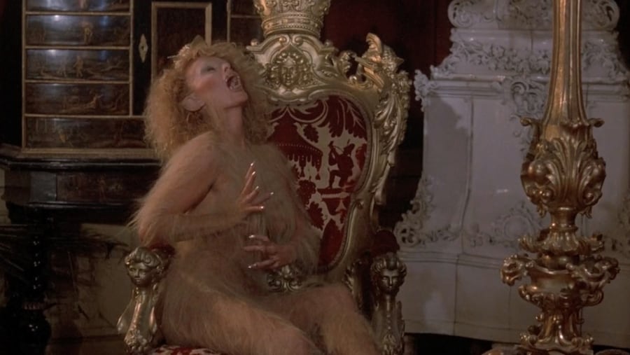 Howling II: Your Sister Is a Werewolf (1985) 16
